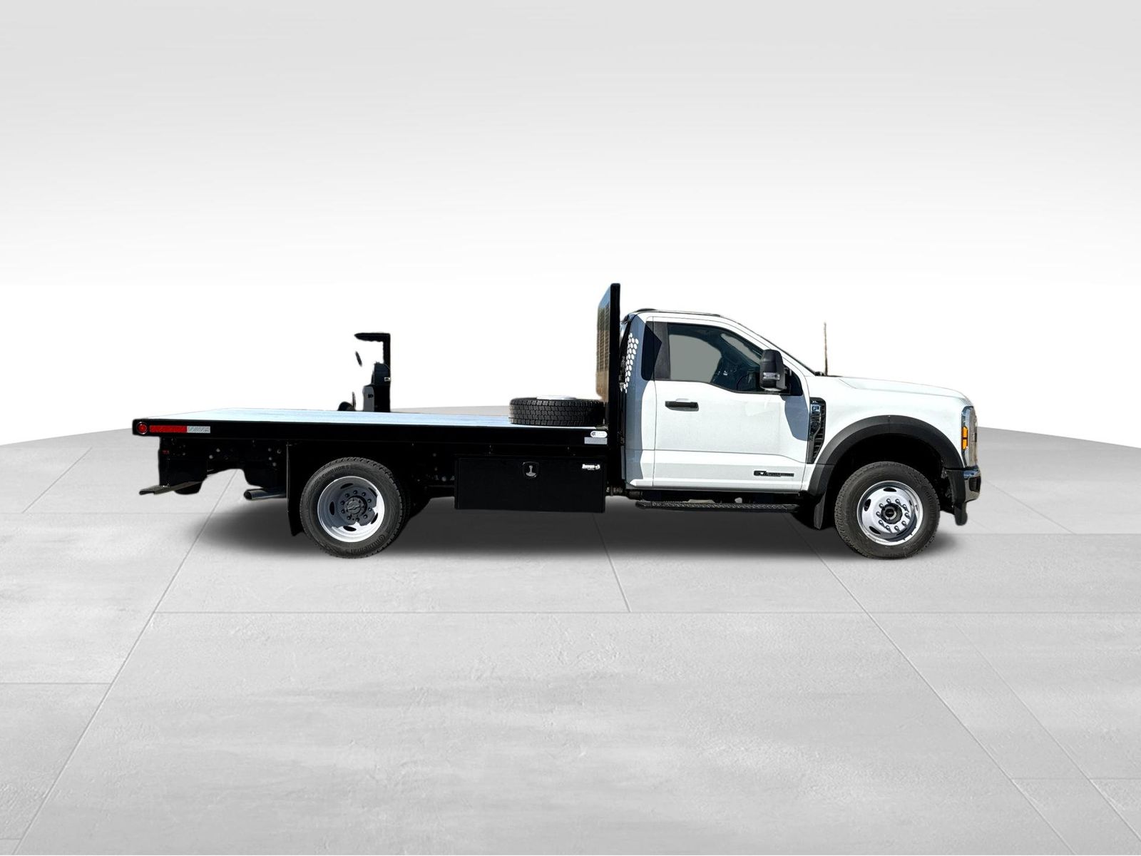 ford f-550 super duty chassis cab 2024 1FDUF5HTXRDA38123 image ford f-550 super duty chassis cab 2024 1FDUF5HTXRDA38123 image